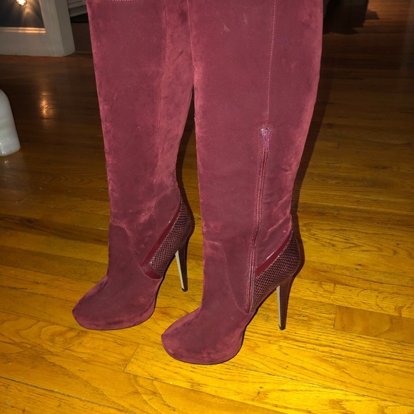 Boots - Picture 2 of 4